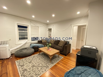 Medford 5 Beds 1 Bath  Tufts - $5,800 No Fee